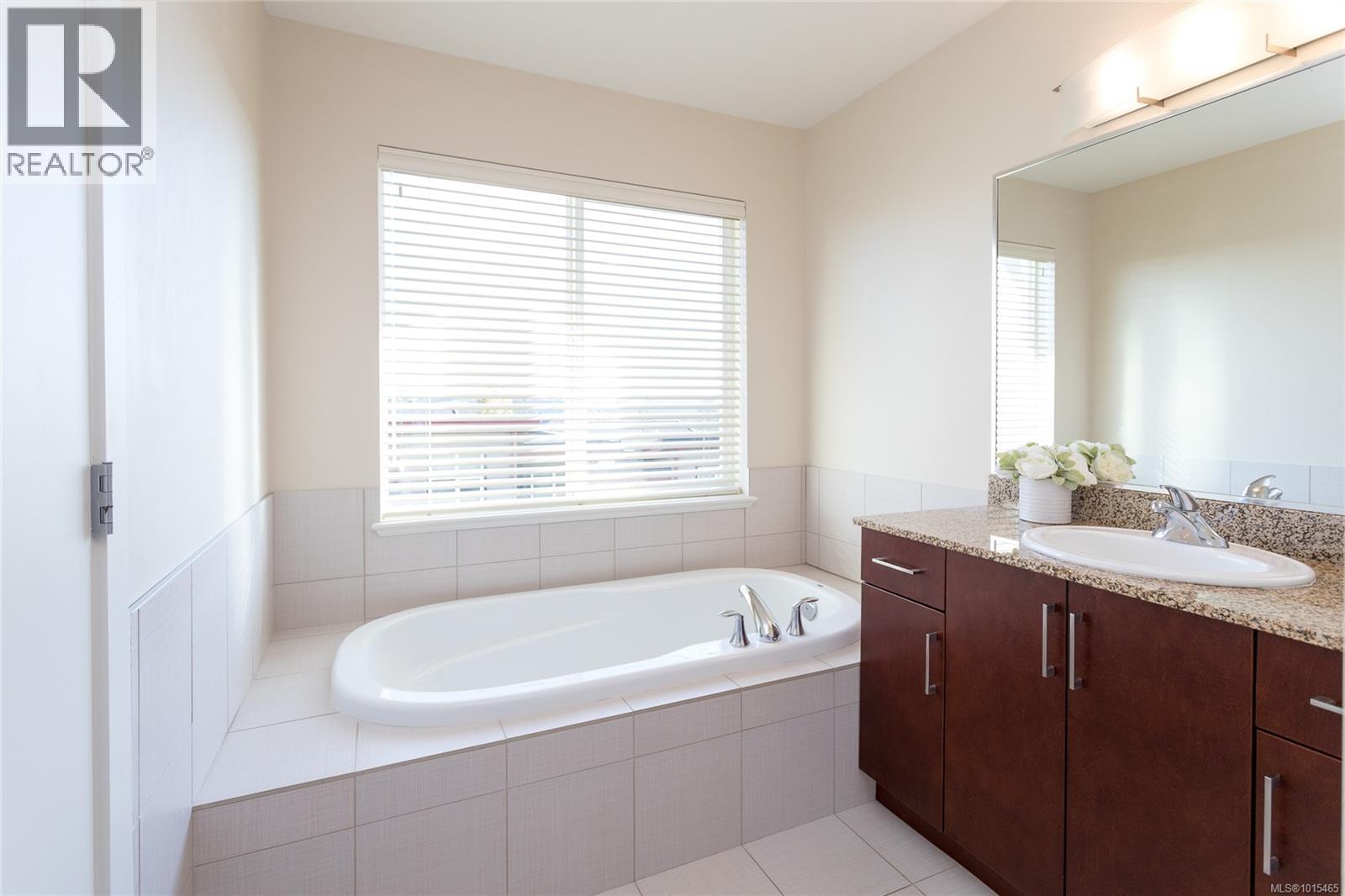 2121 Greenhill Rise, Langford