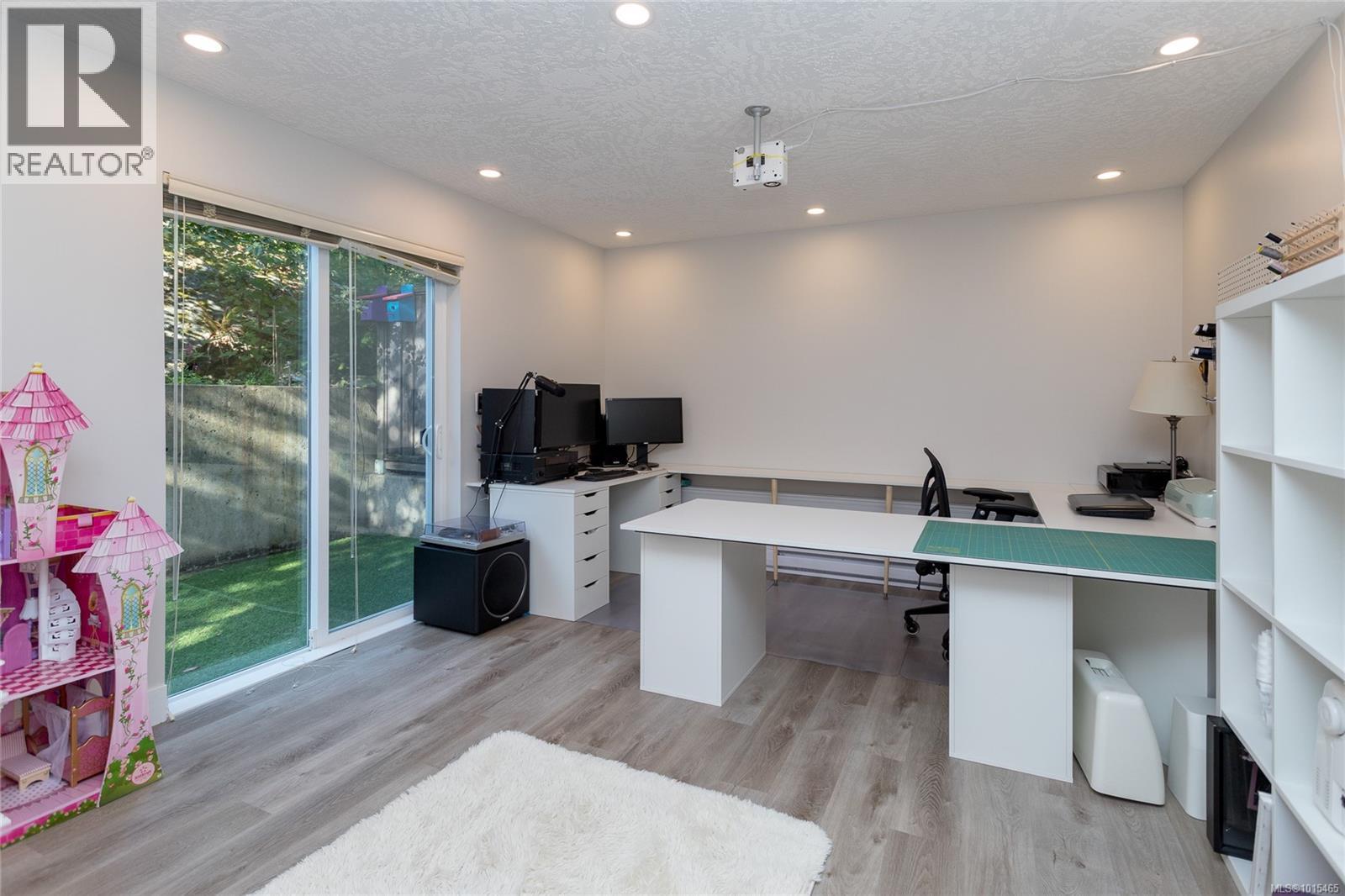 2121 Greenhill Rise, Langford