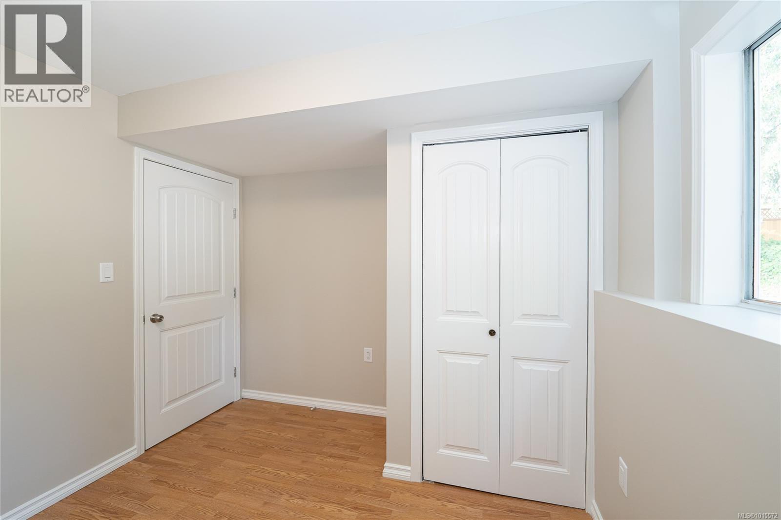3062 Shoreview Dr, Langford