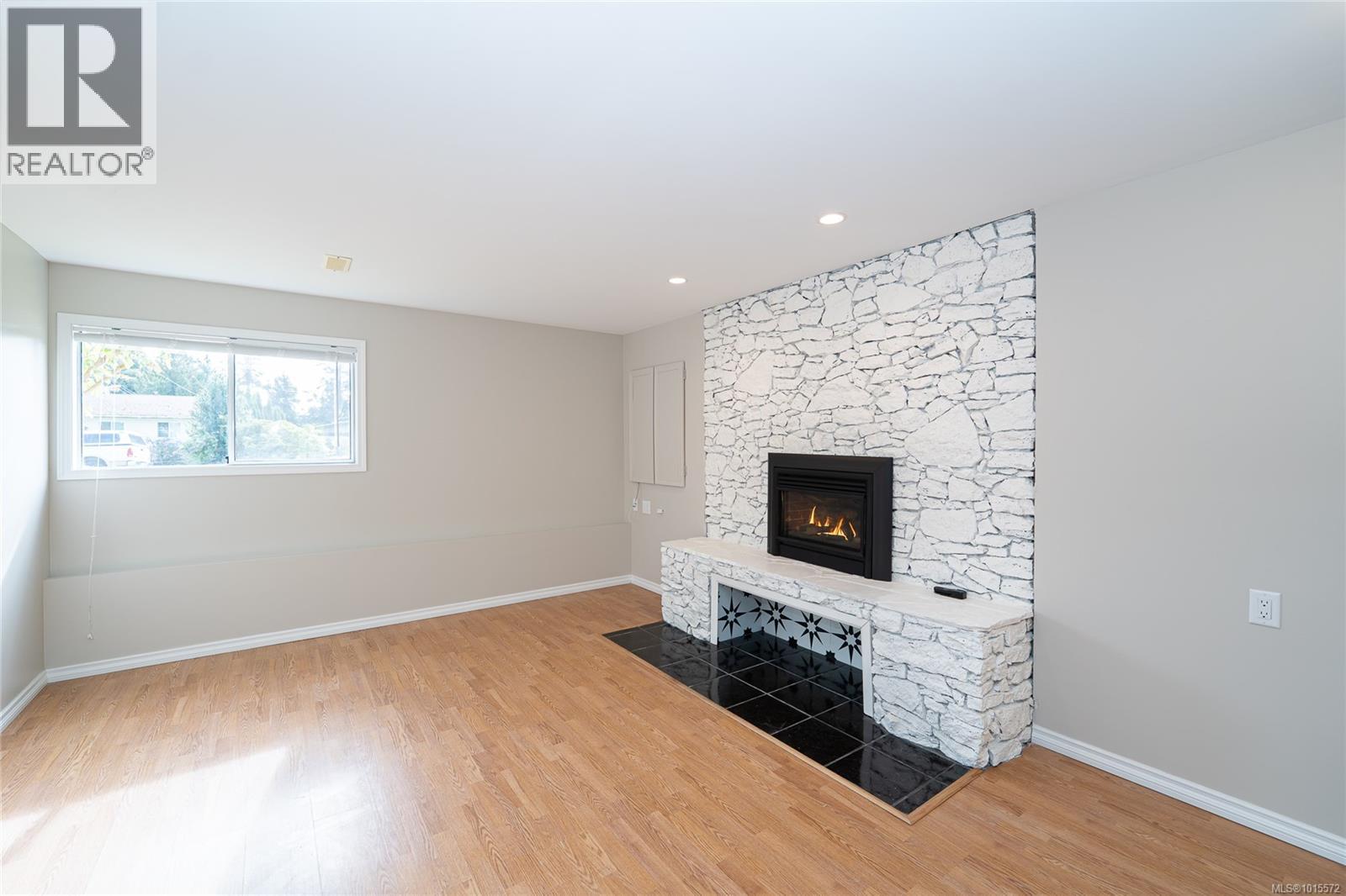 3062 Shoreview Dr, Langford