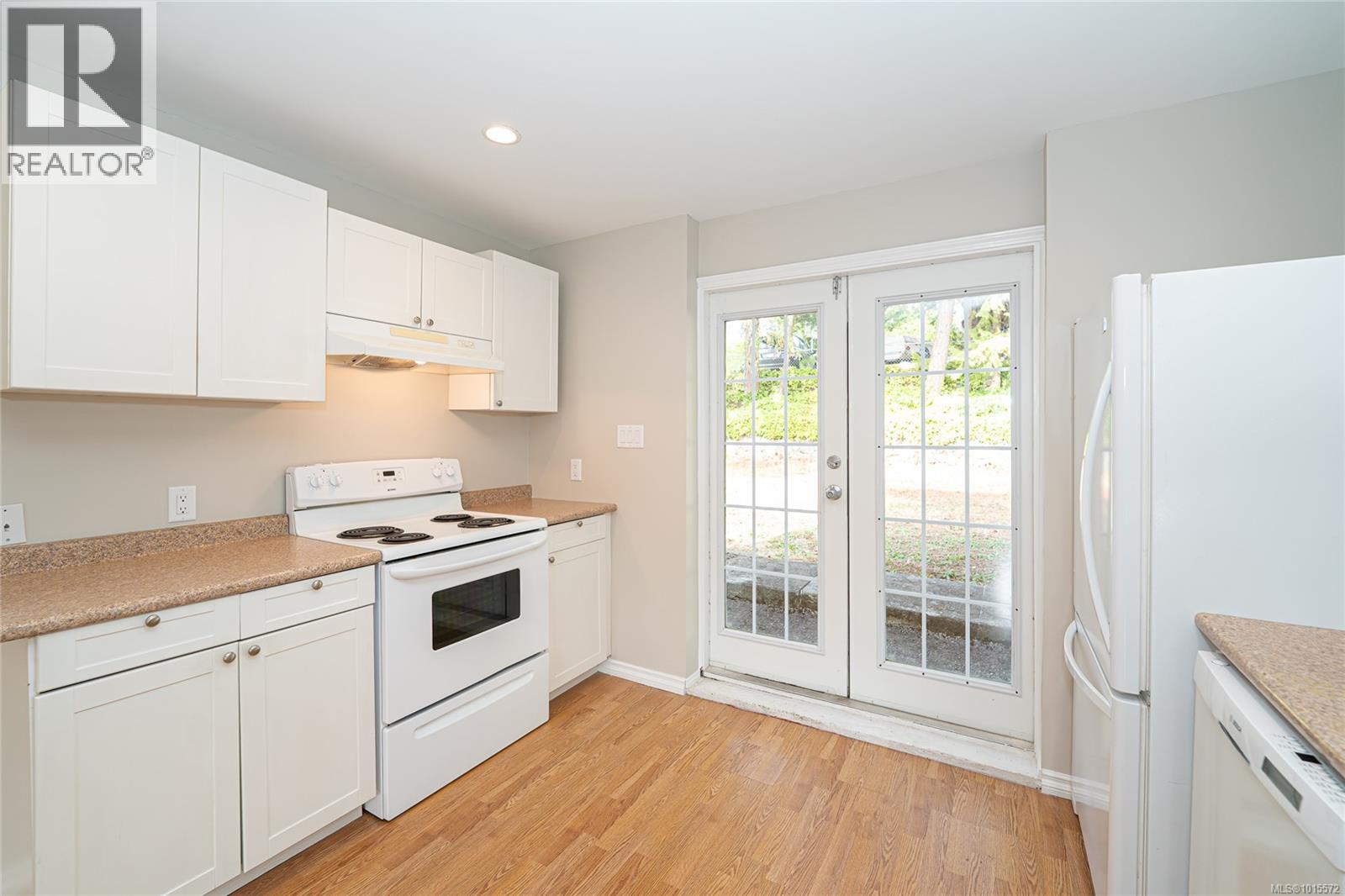 3062 Shoreview Dr, Langford