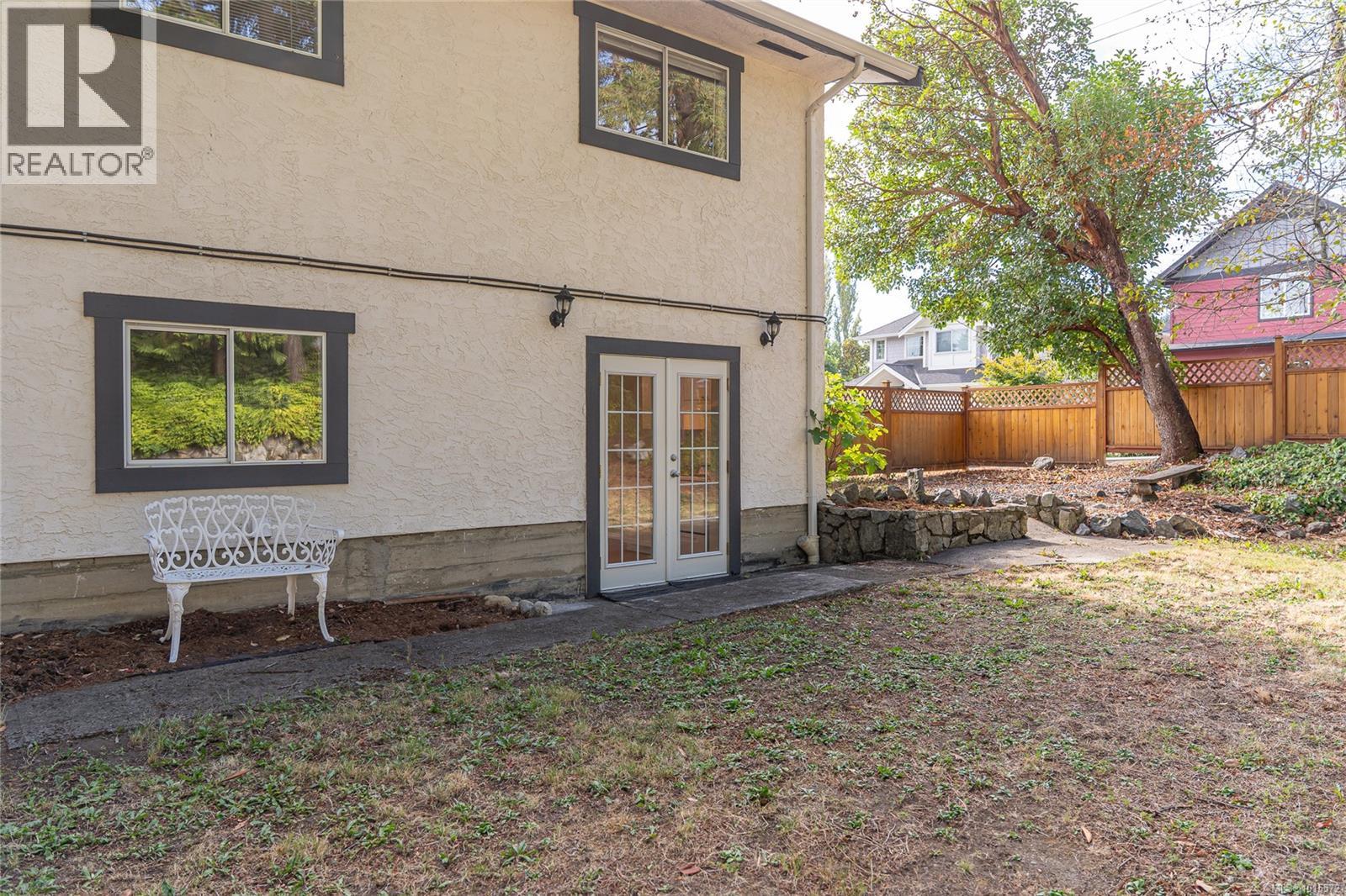 3062 Shoreview Dr, Langford