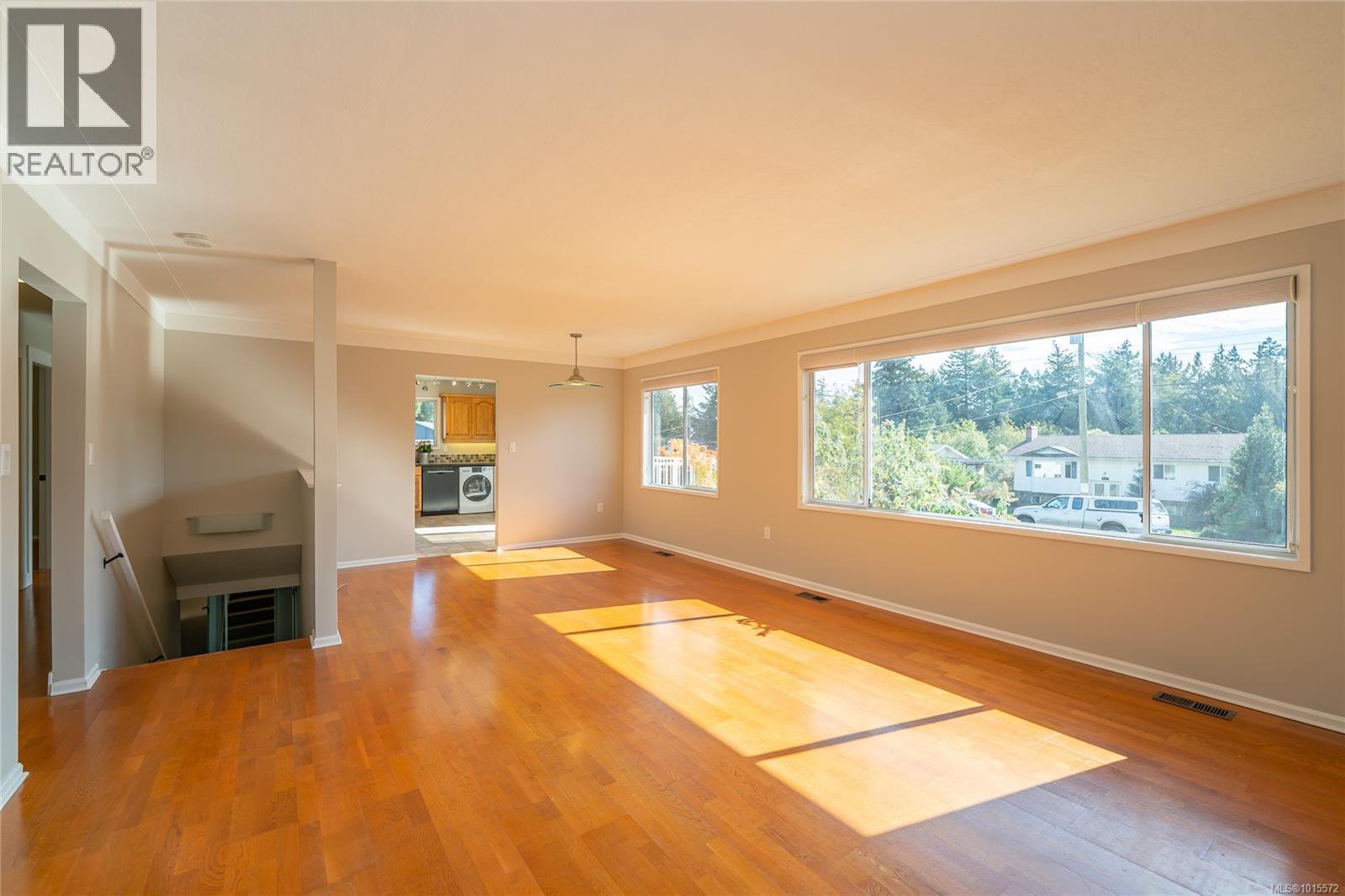 3062 Shoreview Dr, Langford
