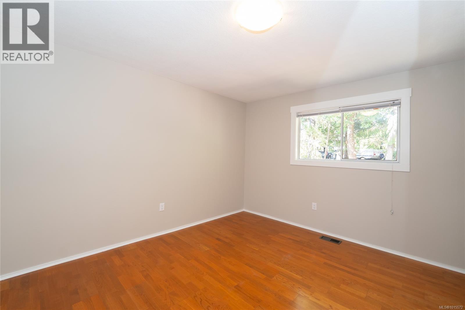 3062 Shoreview Dr, Langford