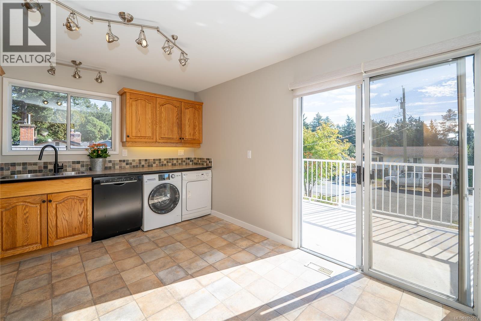 3062 Shoreview Dr, Langford