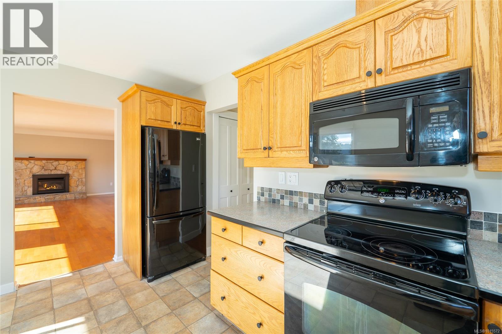3062 Shoreview Dr, Langford
