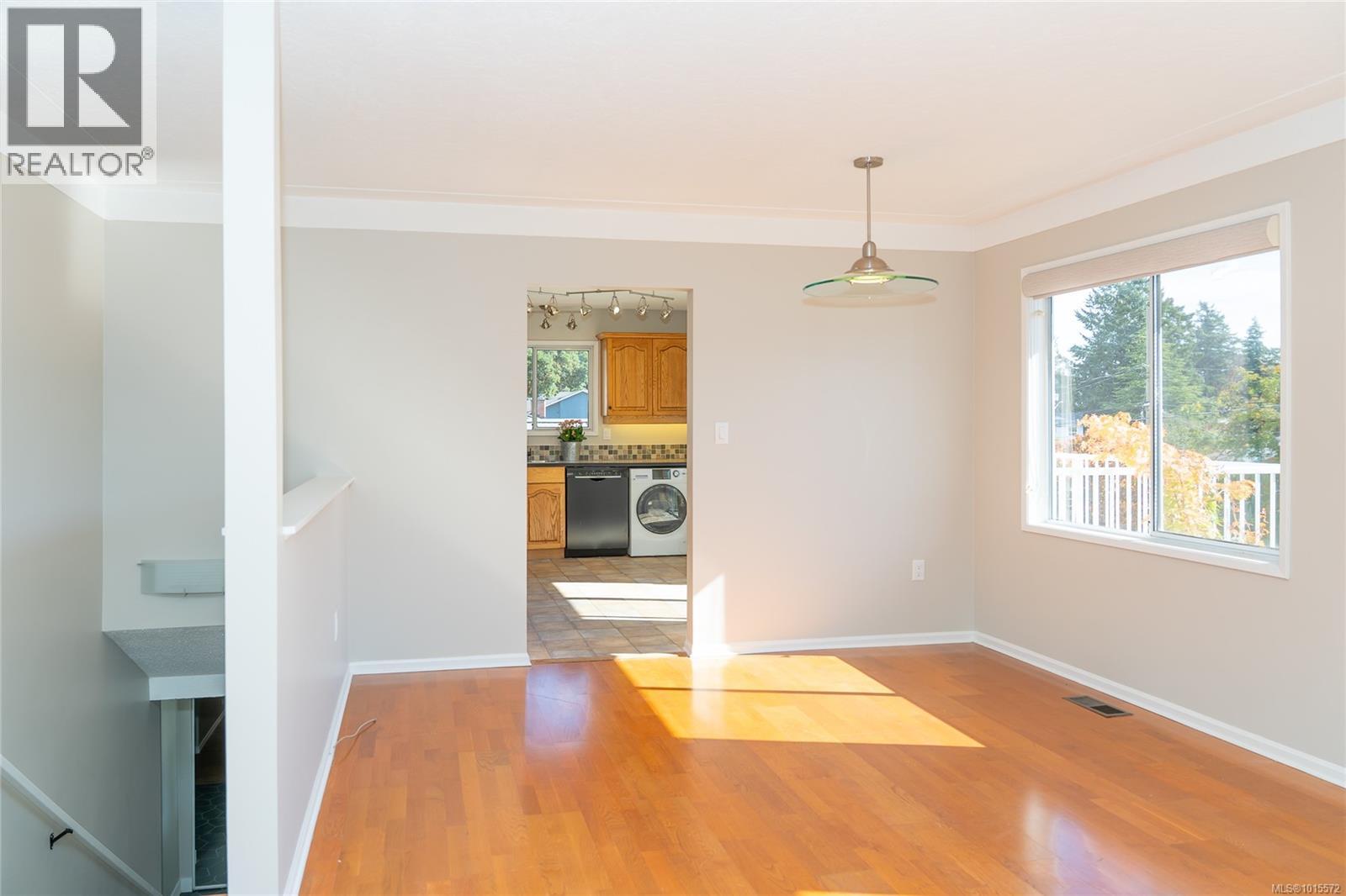 3062 Shoreview Dr, Langford