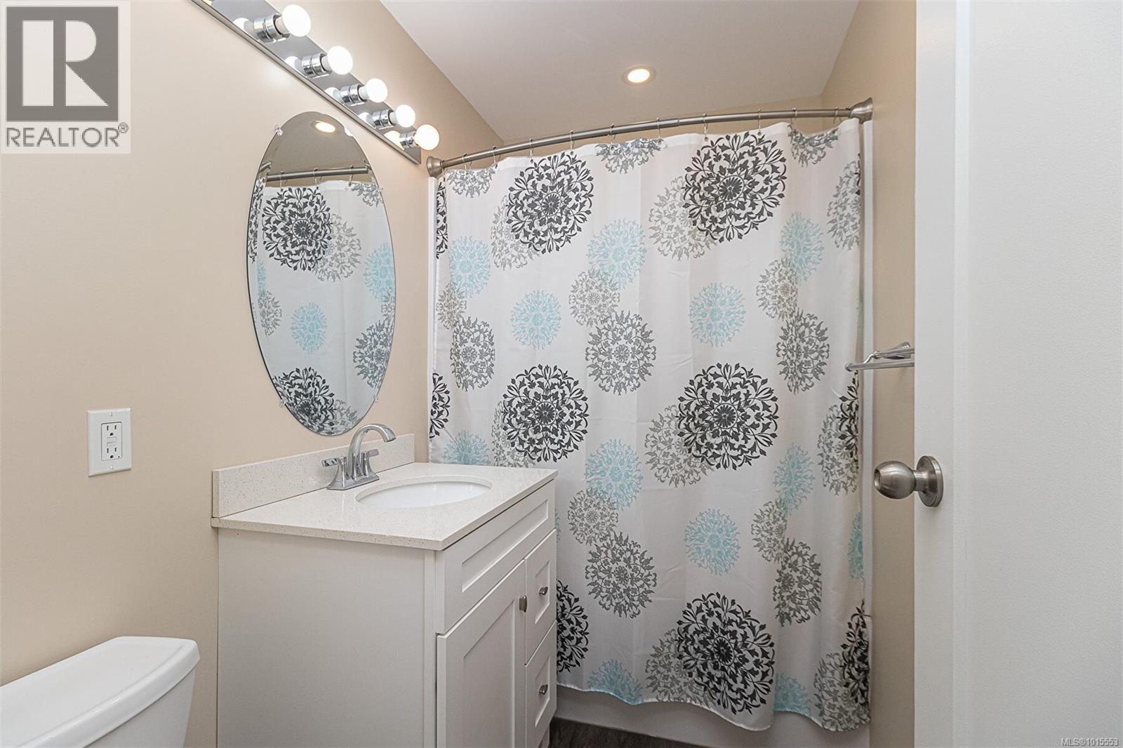 32 10070 Fifth St, Sidney
