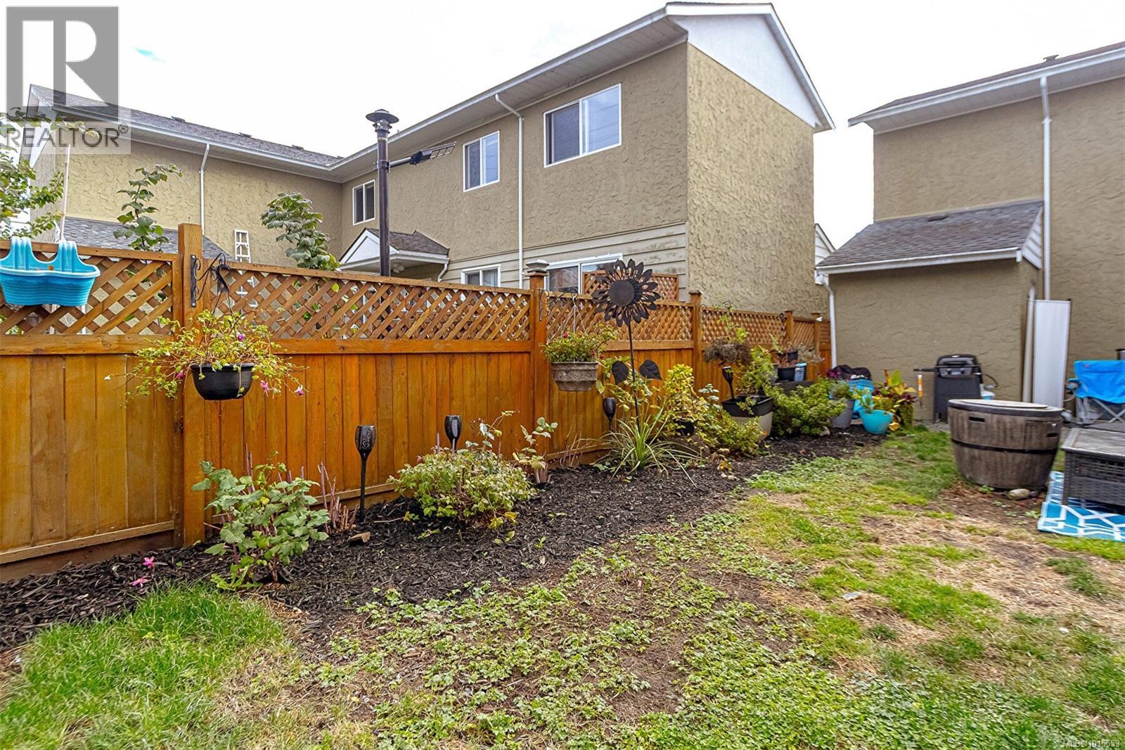 32 10070 Fifth St, Sidney