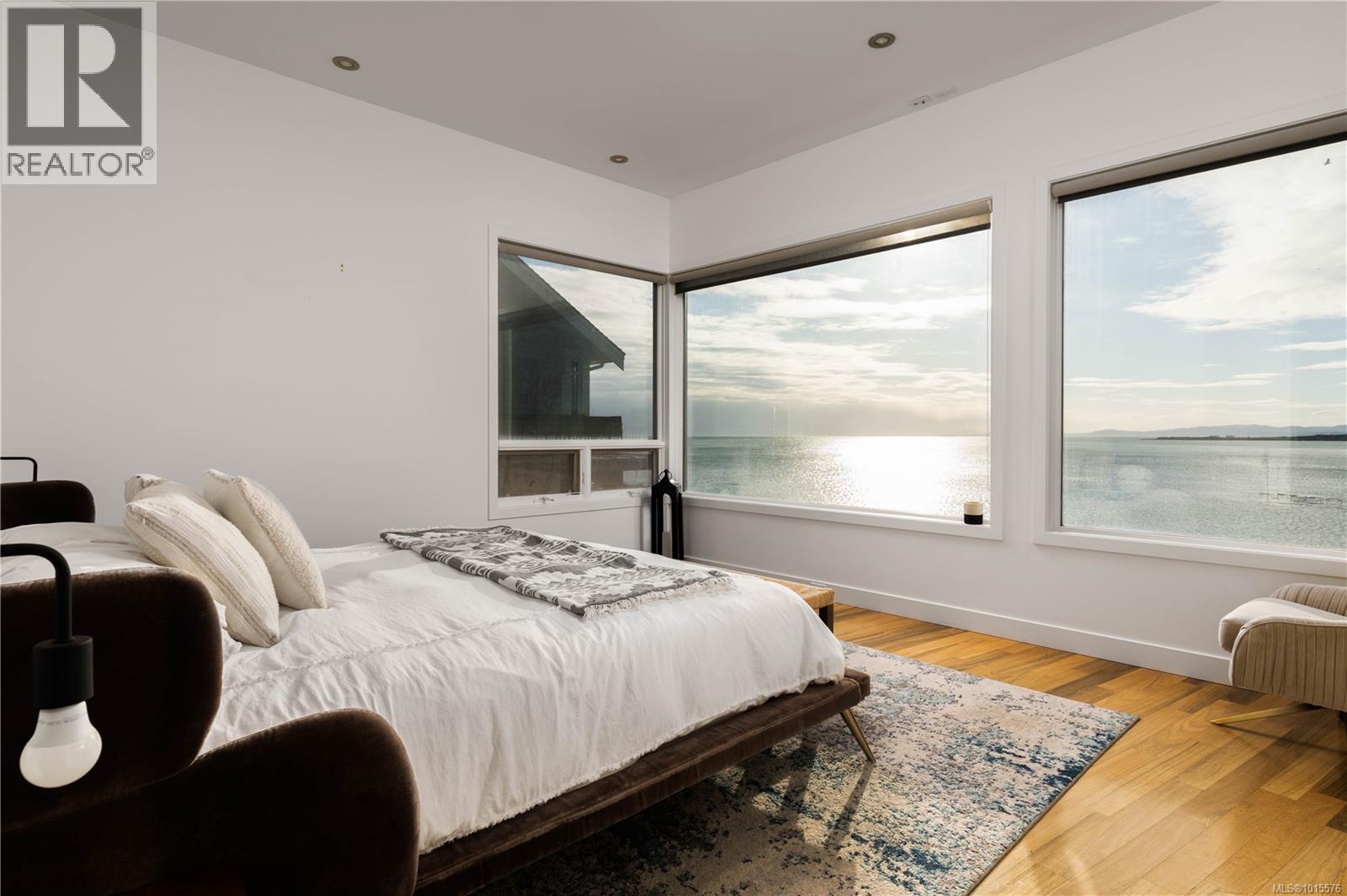  2086 Marne Street, Oak Bay