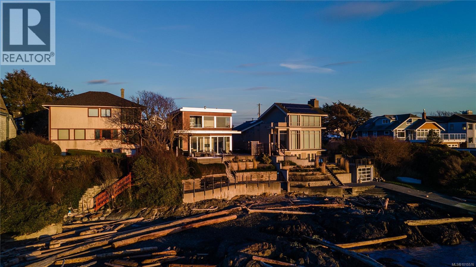  2086 Marne Street, Oak Bay