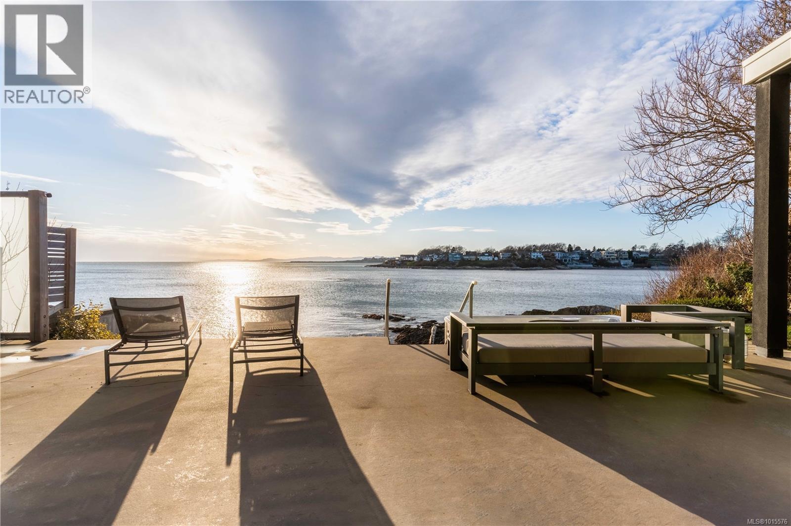  2086 Marne Street, Oak Bay