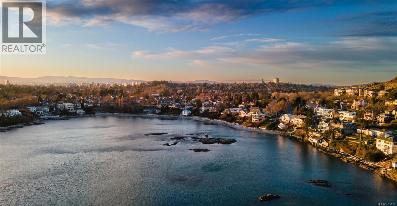  2086 Marne Street, Oak Bay