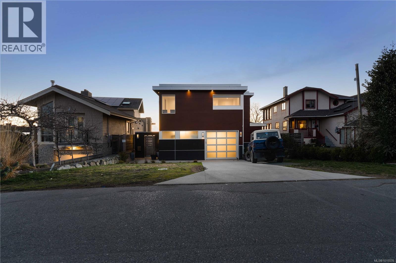  2086 Marne Street, Oak Bay