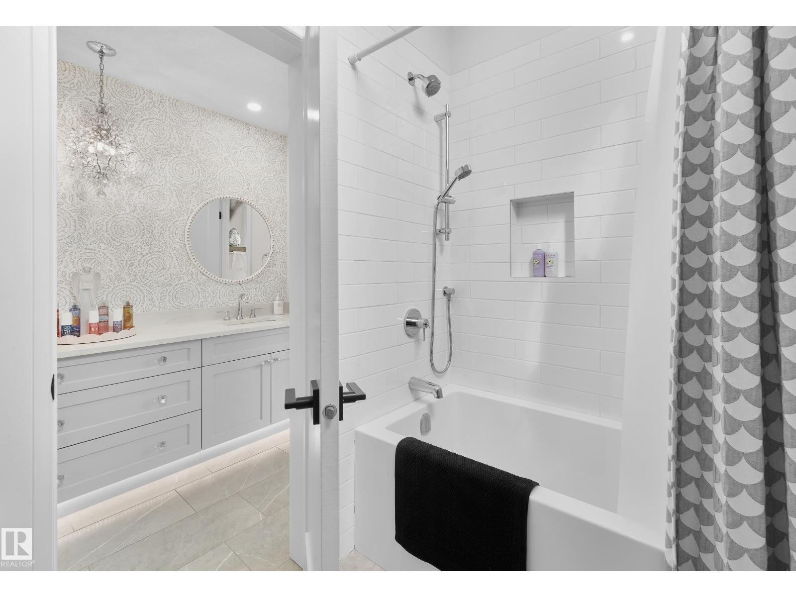 10934 131 ST NW, Edmonton