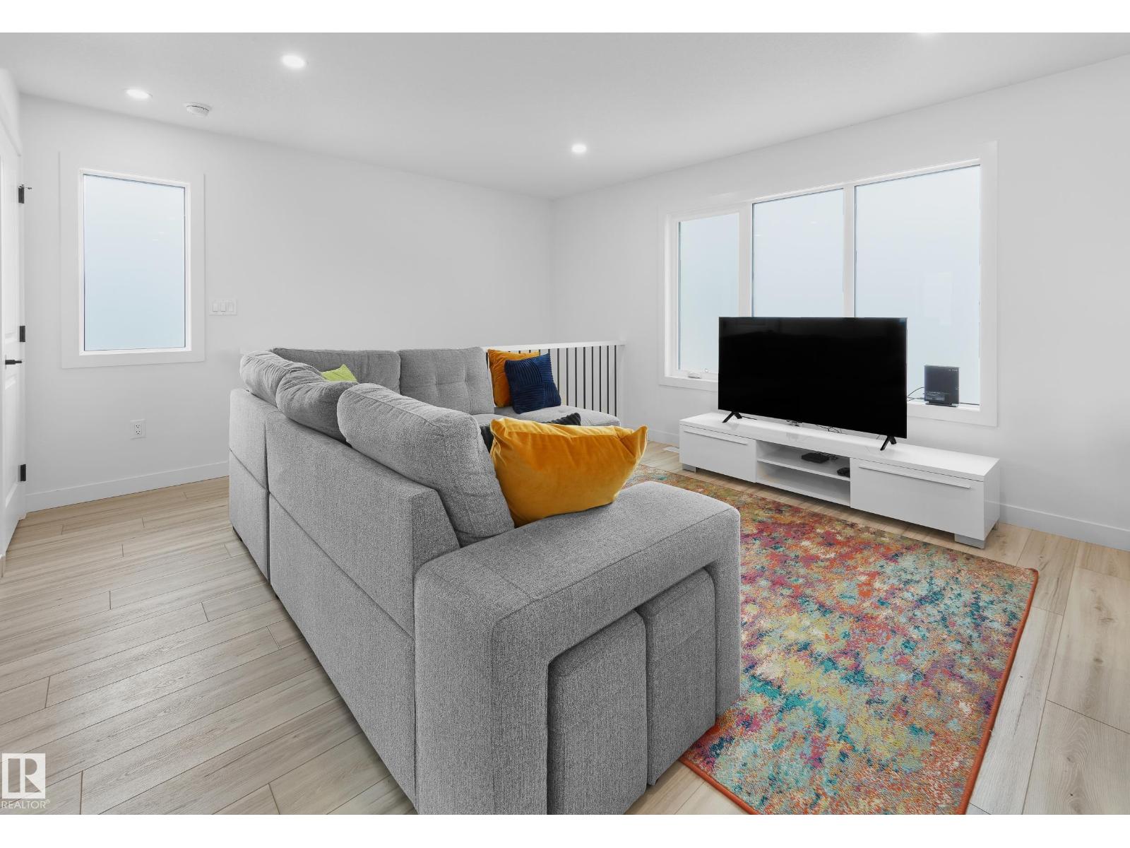 10934 131 ST NW, Edmonton