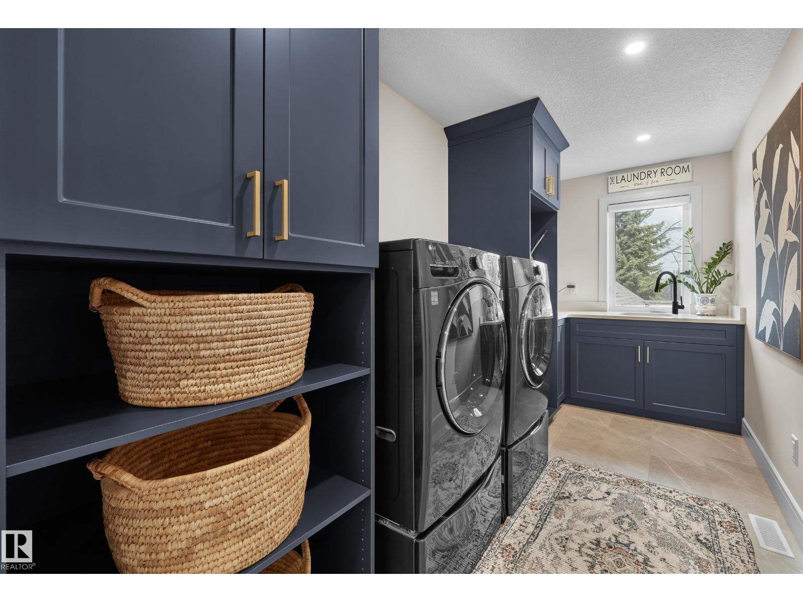 10934 131 ST NW, Edmonton