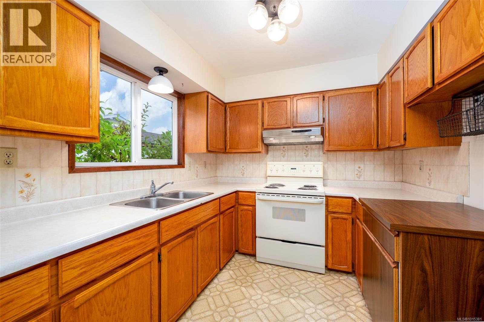 775 Wharncliffe Rd, Duncan