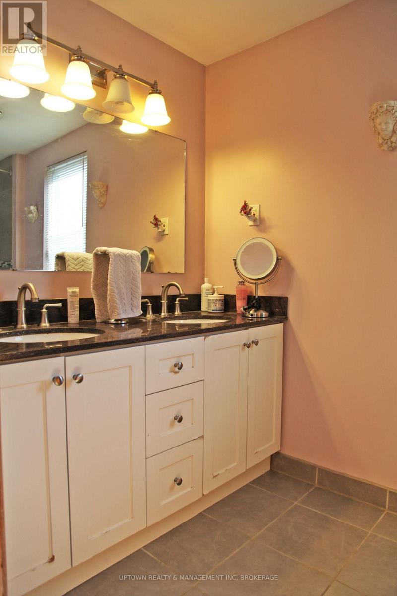 Single Family House for Sale in  HIXON ROAD Hamilton (Rosedale) 