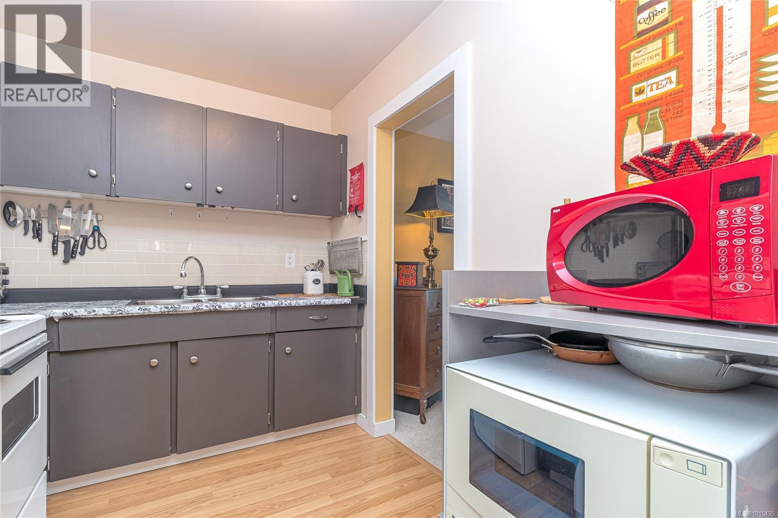 312 25 Government Street, Victoria