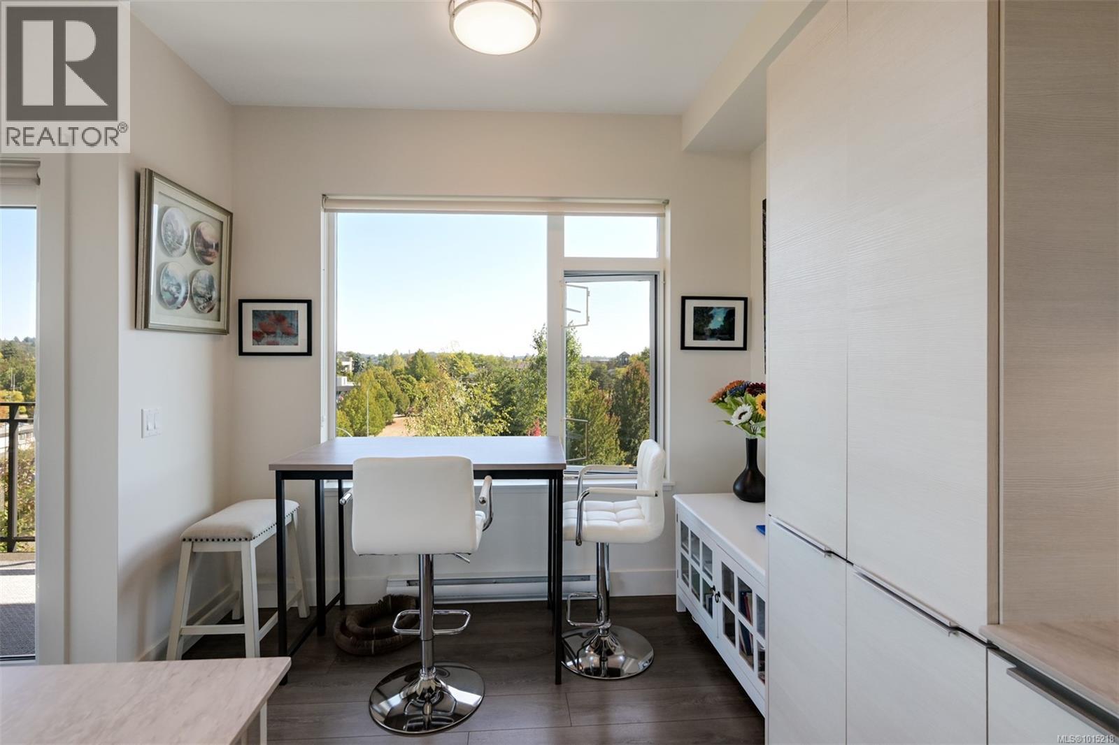 407 3815 Rowland Avenue, Saanich