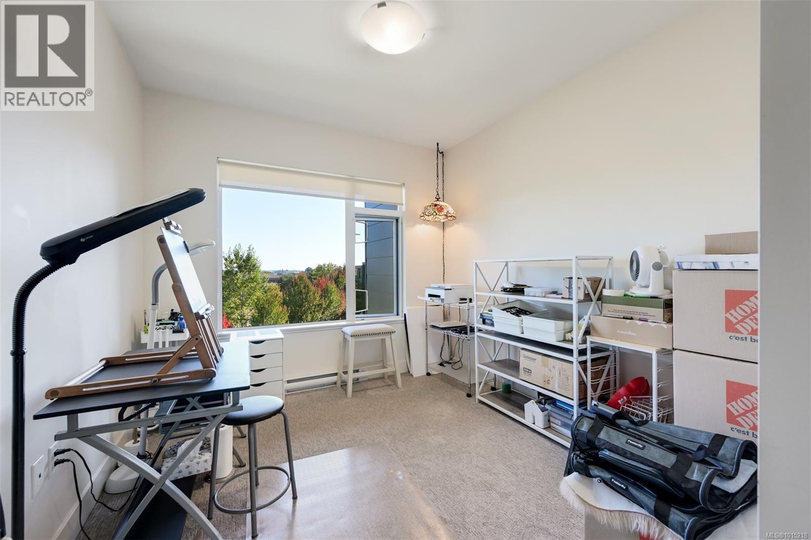 407 3815 Rowland Avenue, Saanich