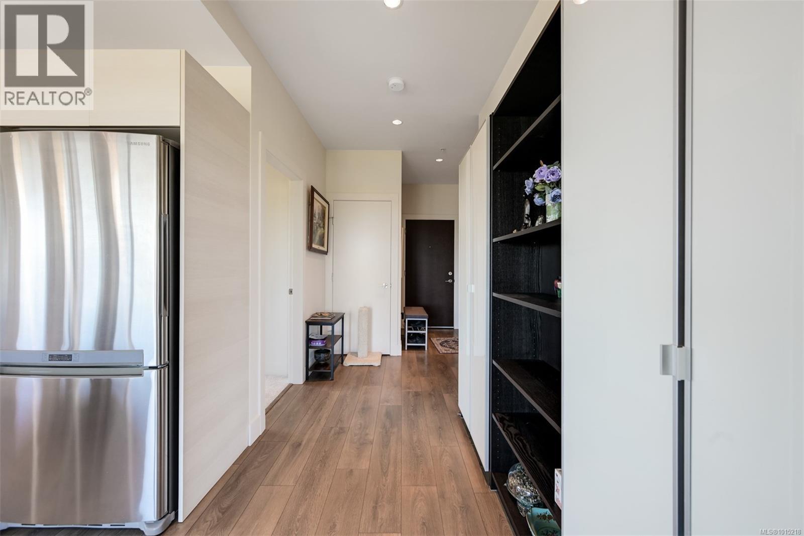 407 3815 Rowland Avenue, Saanich