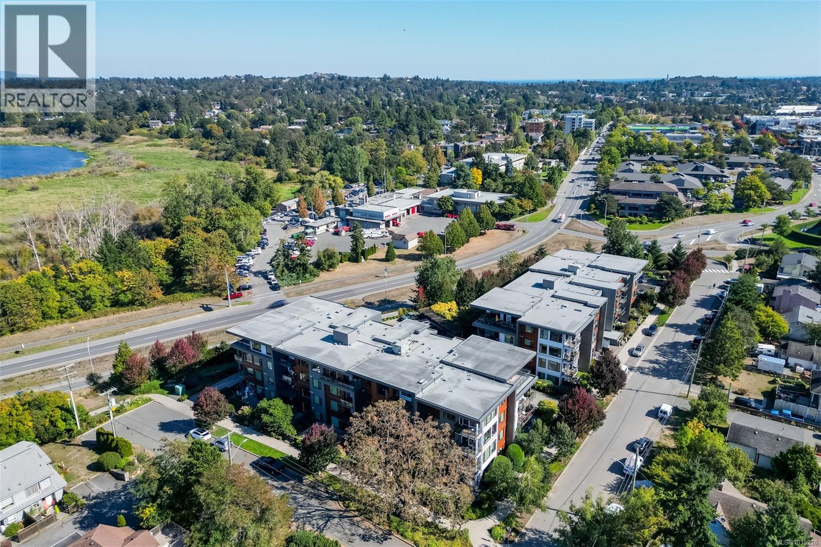 407 3815 Rowland Avenue, Saanich
