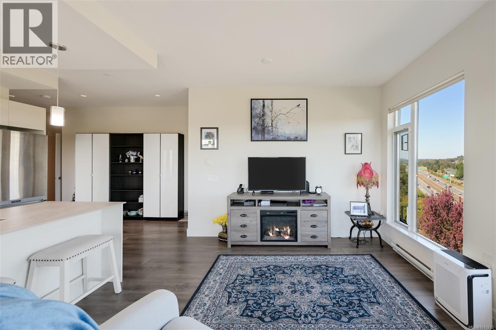 407 3815 Rowland Avenue, Saanich