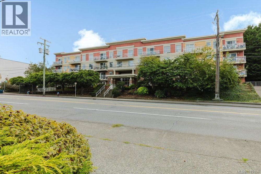PH 5 1371 Hillside Avenue, Victoria