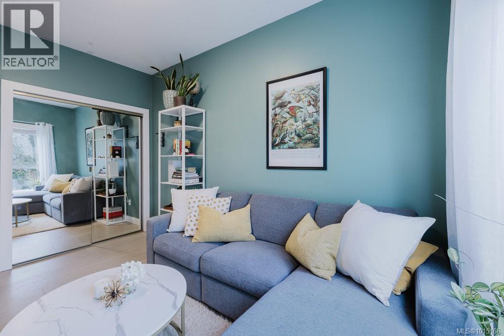 PH 5 1371 Hillside Avenue, Victoria