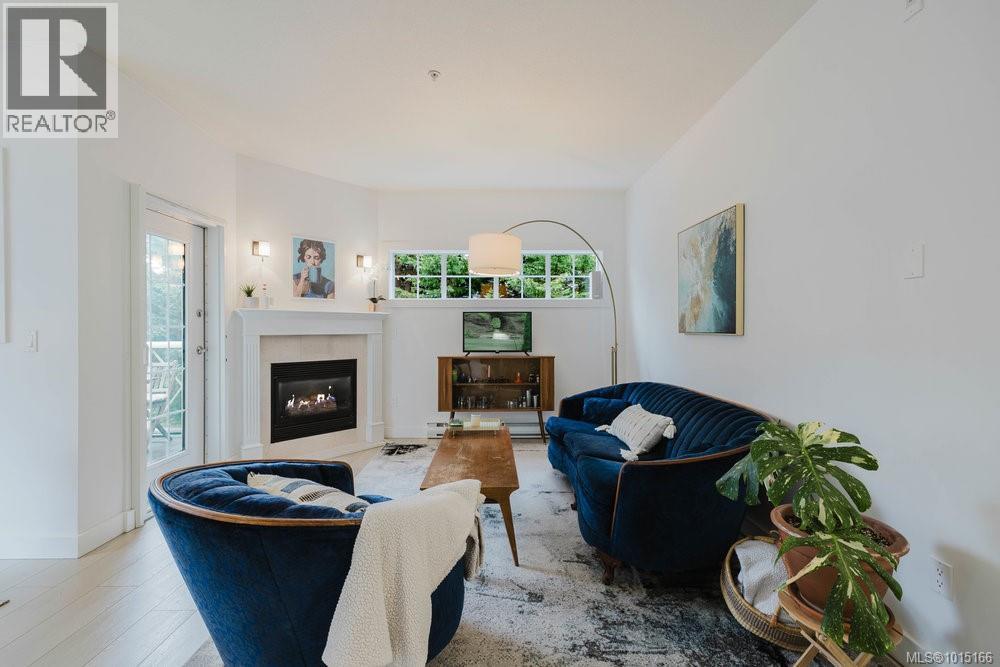 PH 5 1371 Hillside Avenue, Victoria