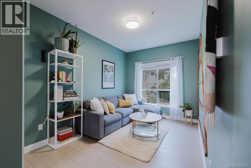 PH 5 1371 Hillside Avenue, Victoria