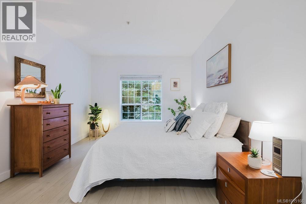 PH 5 1371 Hillside Avenue, Victoria