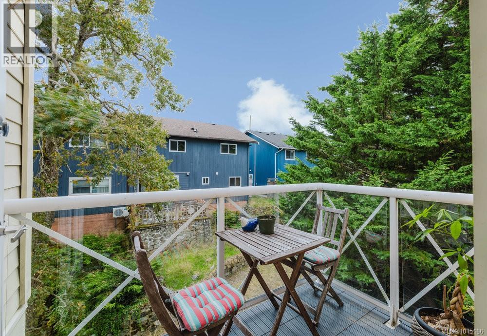 PH 5 1371 Hillside Avenue, Victoria
