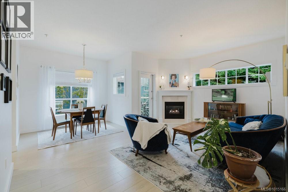 PH 5 1371 Hillside Avenue, Victoria