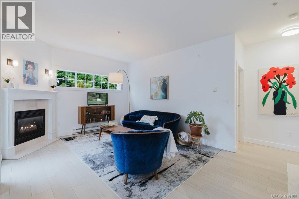 PH 5 1371 Hillside Avenue, Victoria