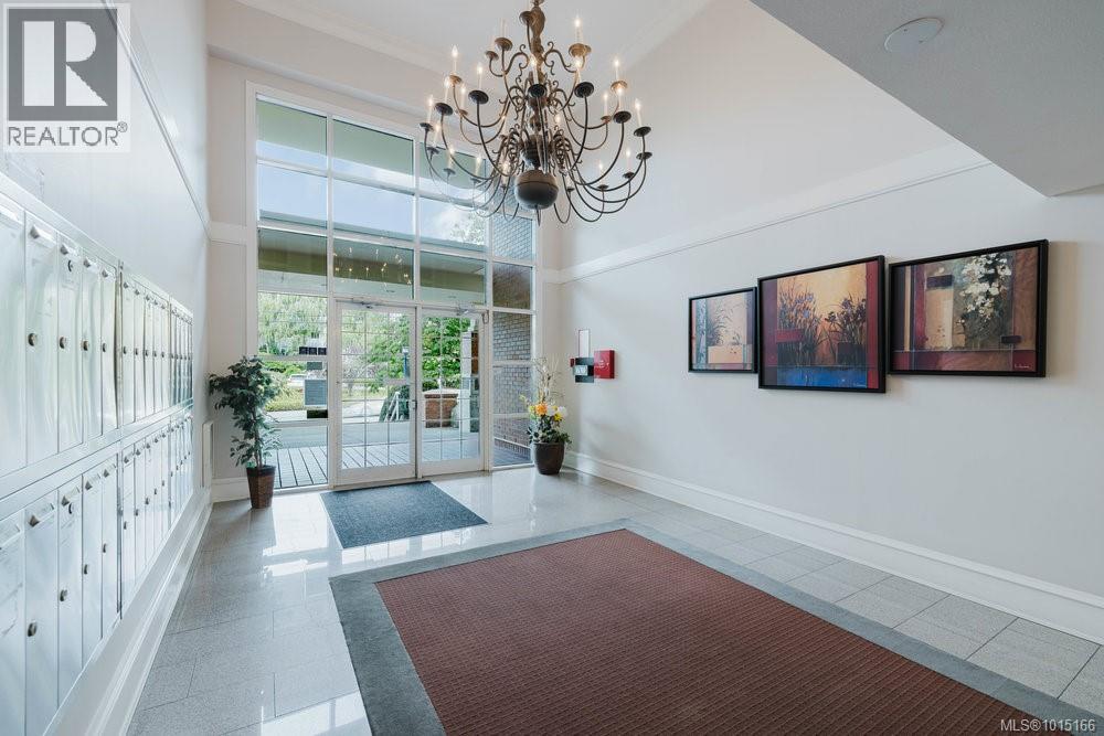 PH 5 1371 Hillside Avenue, Victoria