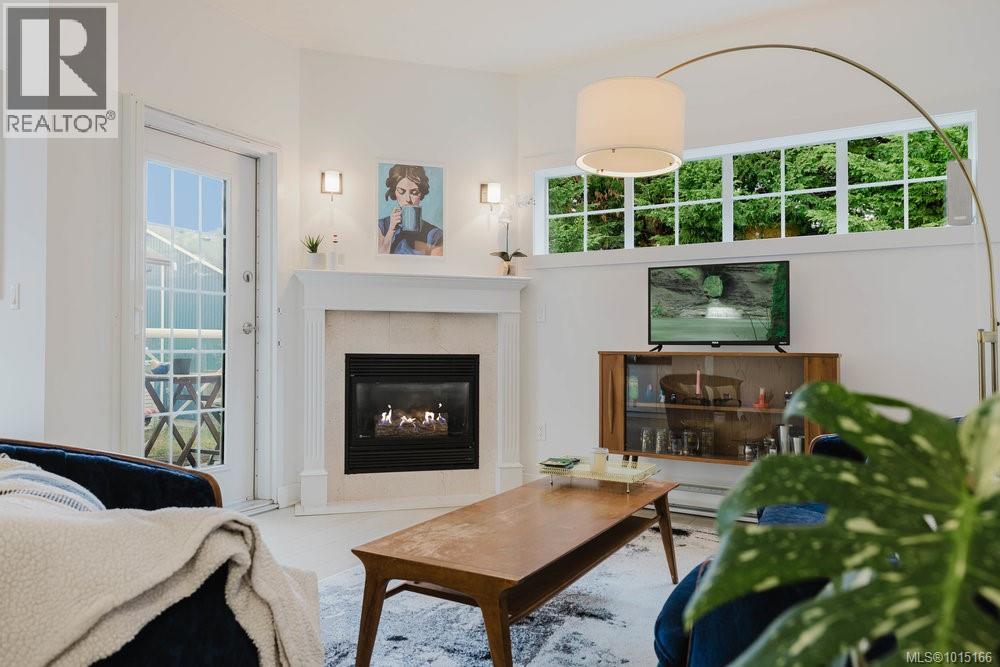 PH 5 1371 Hillside Avenue, Victoria