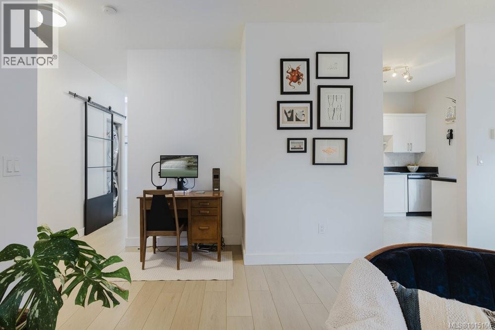 PH 5 1371 Hillside Avenue, Victoria