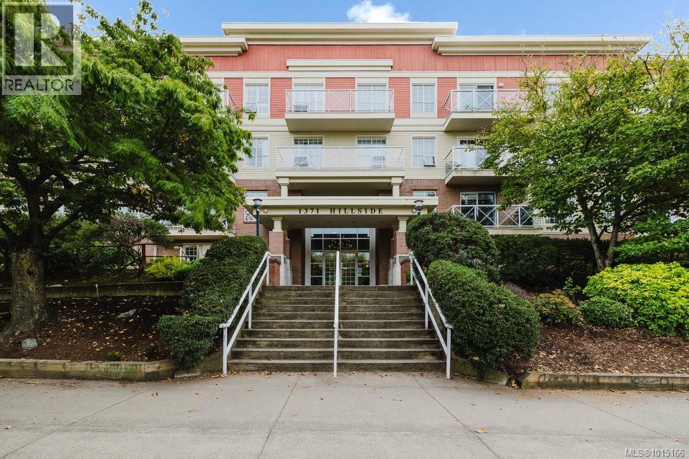 PH 5 1371 Hillside Avenue, Victoria