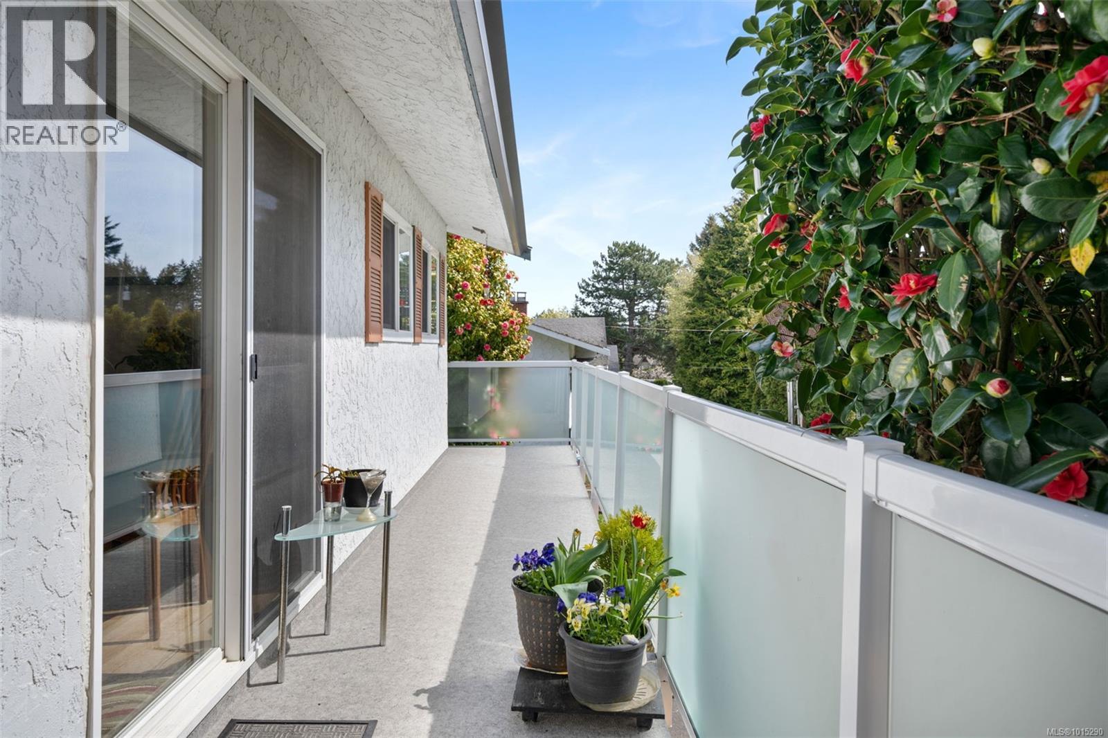  2498 Meadowland Drive, Central Saanich