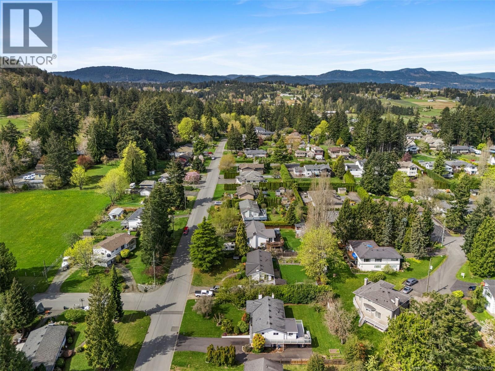  2498 Meadowland Drive, Central Saanich