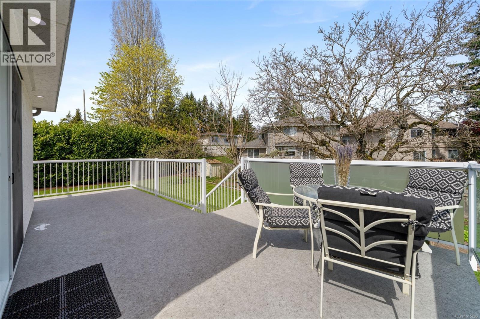  2498 Meadowland Drive, Central Saanich