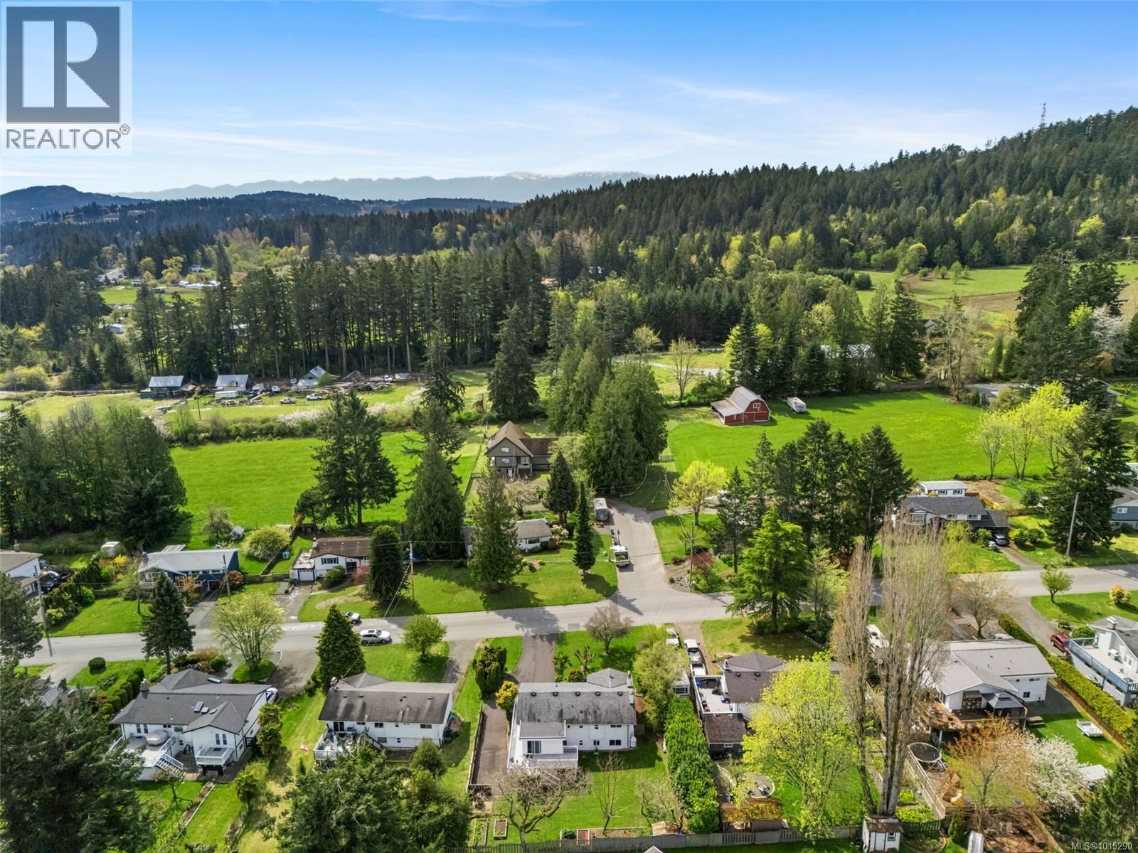  2498 Meadowland Drive, Central Saanich