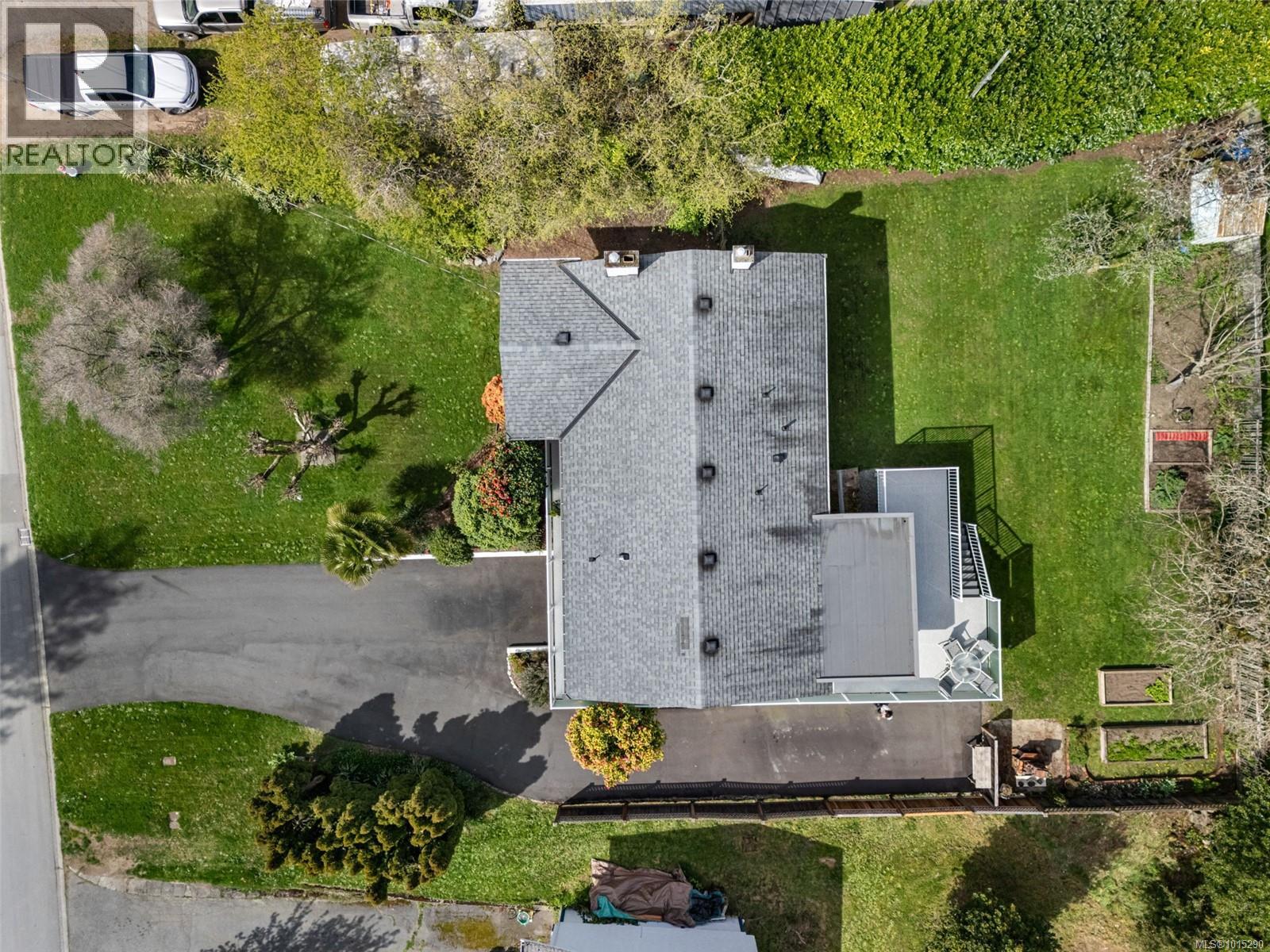  2498 Meadowland Drive, Central Saanich