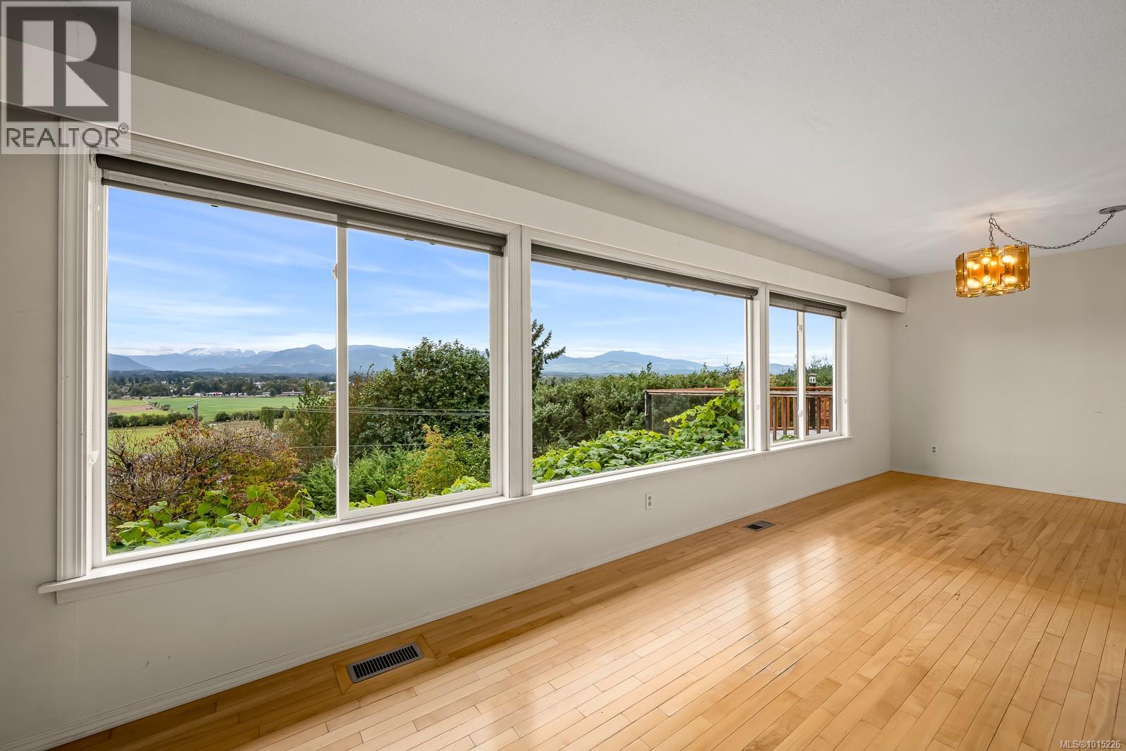 1345 Glen Urquhart Dr, Courtenay