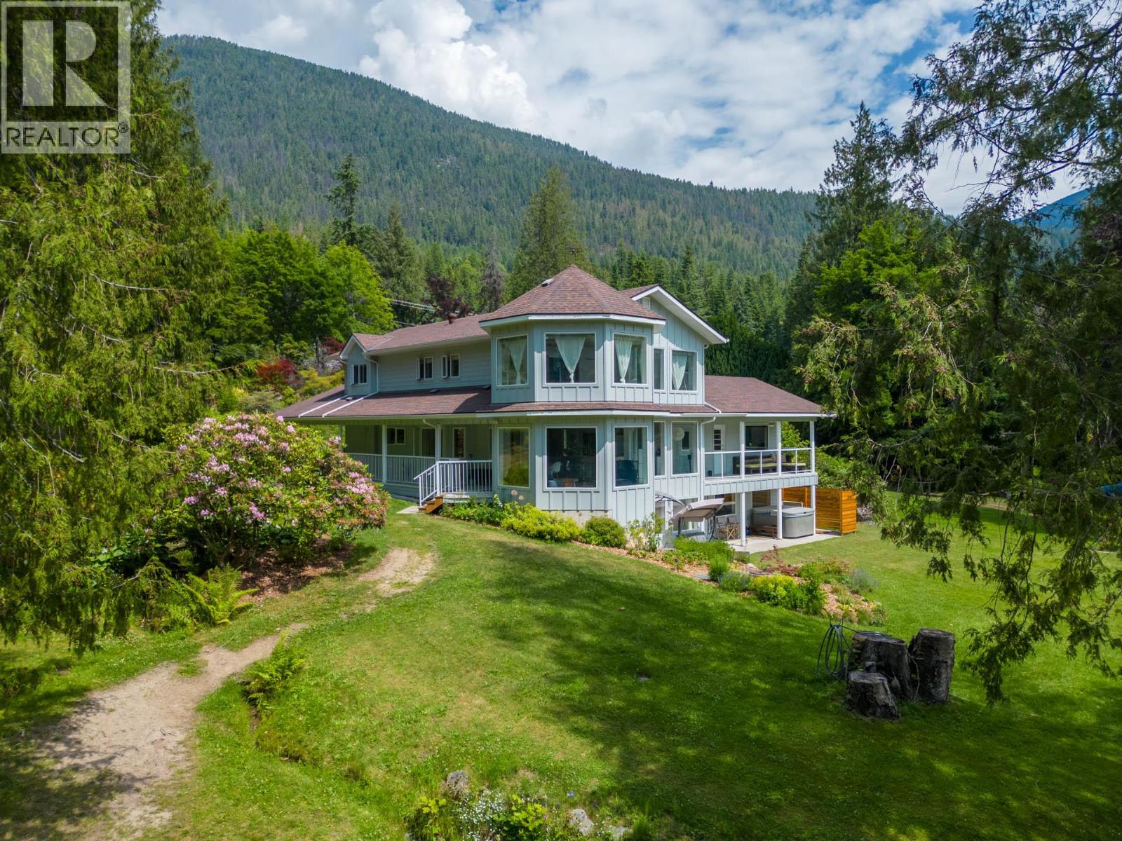 4161 HEROUX Road, Nelson