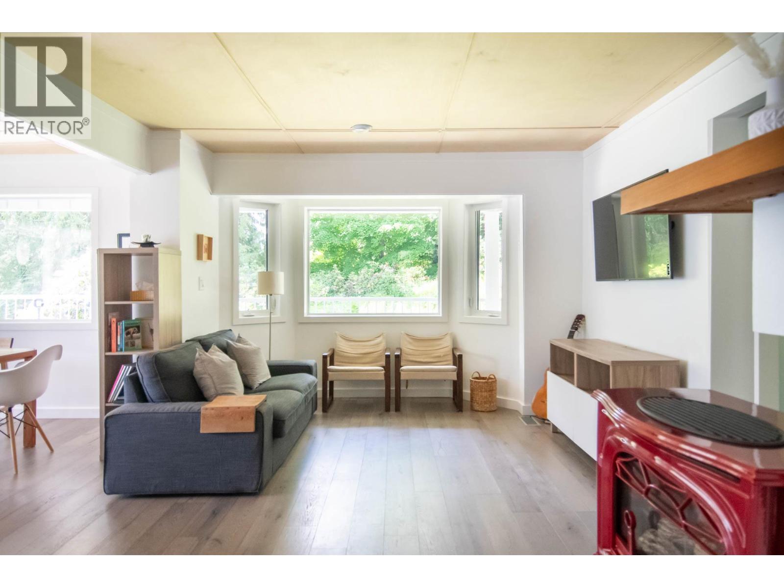 4161 HEROUX Road, Nelson