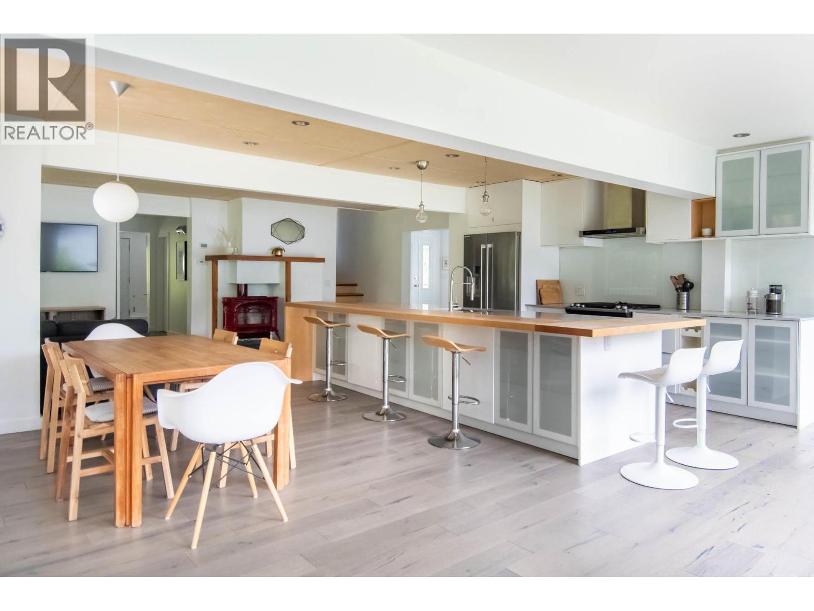 4161 HEROUX Road, Nelson